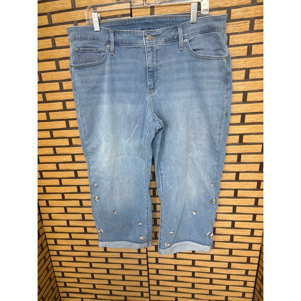 Levi Strauss Denim Floral ‎ Embroidered Capris Size 20W